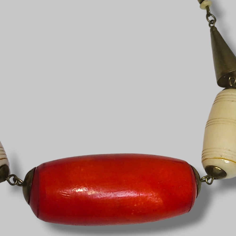 Vintage Tribal Bead Necklace Red Center Carved Beads Brass Boho Ethnic 18" - Picture 3 of 4